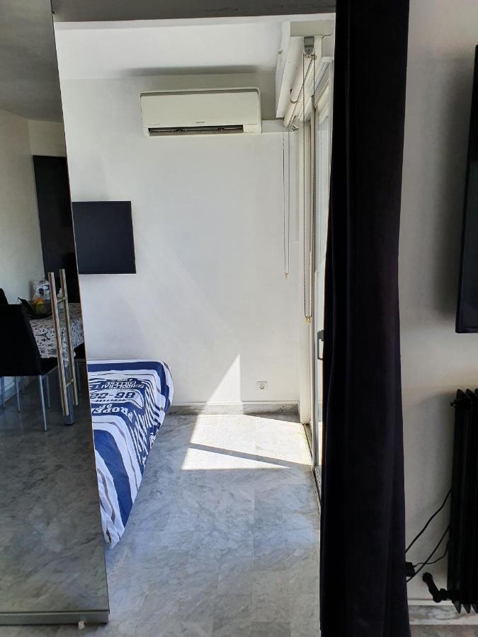 Superbe appartement plage SAINT-LAURENT DU VAR Exterior foto
