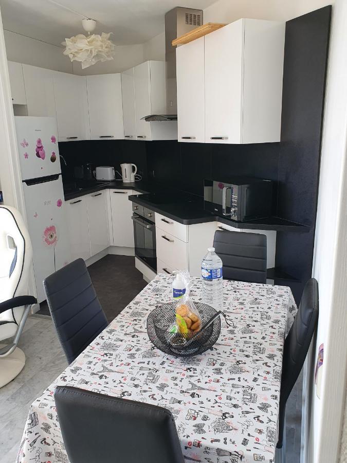 Superbe appartement plage SAINT-LAURENT DU VAR Exterior foto